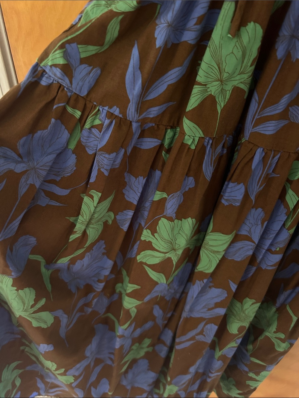 Moon River tropical Maxi Dress with Blue & Green Floral Print - Picture 5 of 9